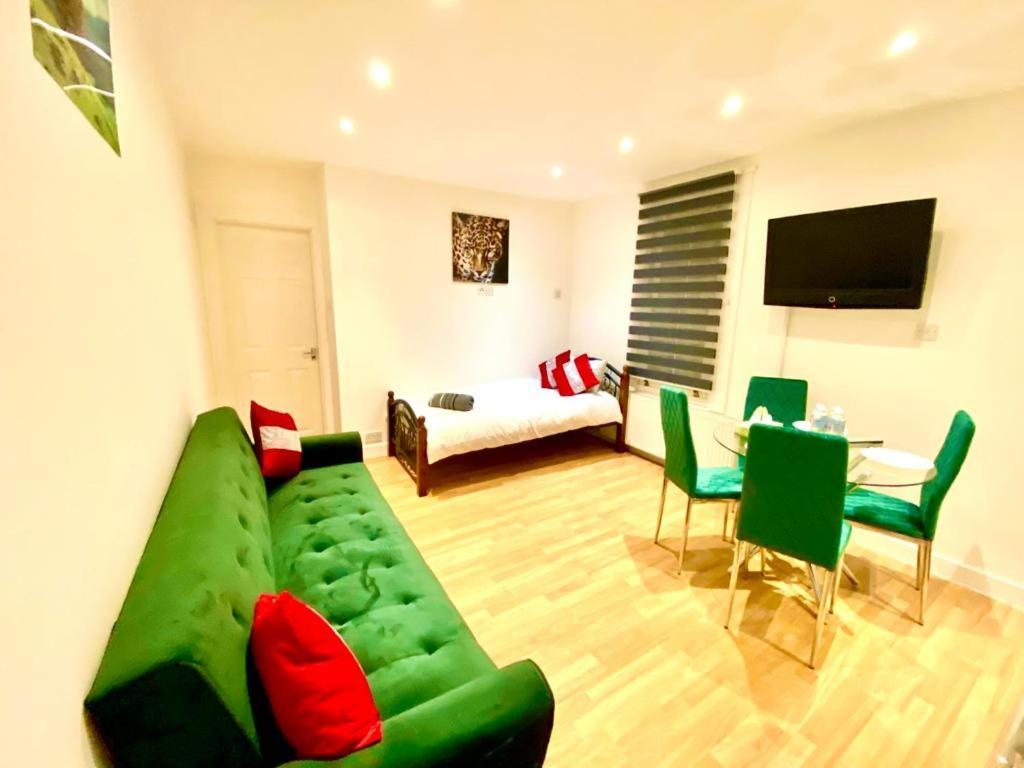 Apartment One Bedroom Flat Queen's Park Station